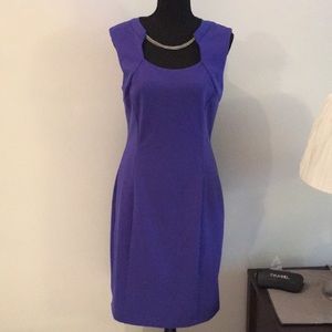 💥Sale💥 knit dress with silver chain neckline.